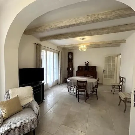 بيت للعطل La Bleue Jardin *
