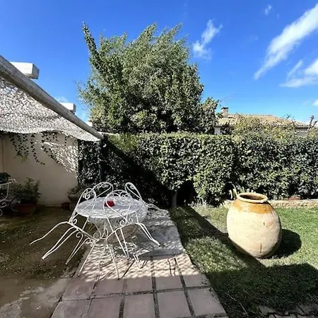 La Bleue Jardin Arles